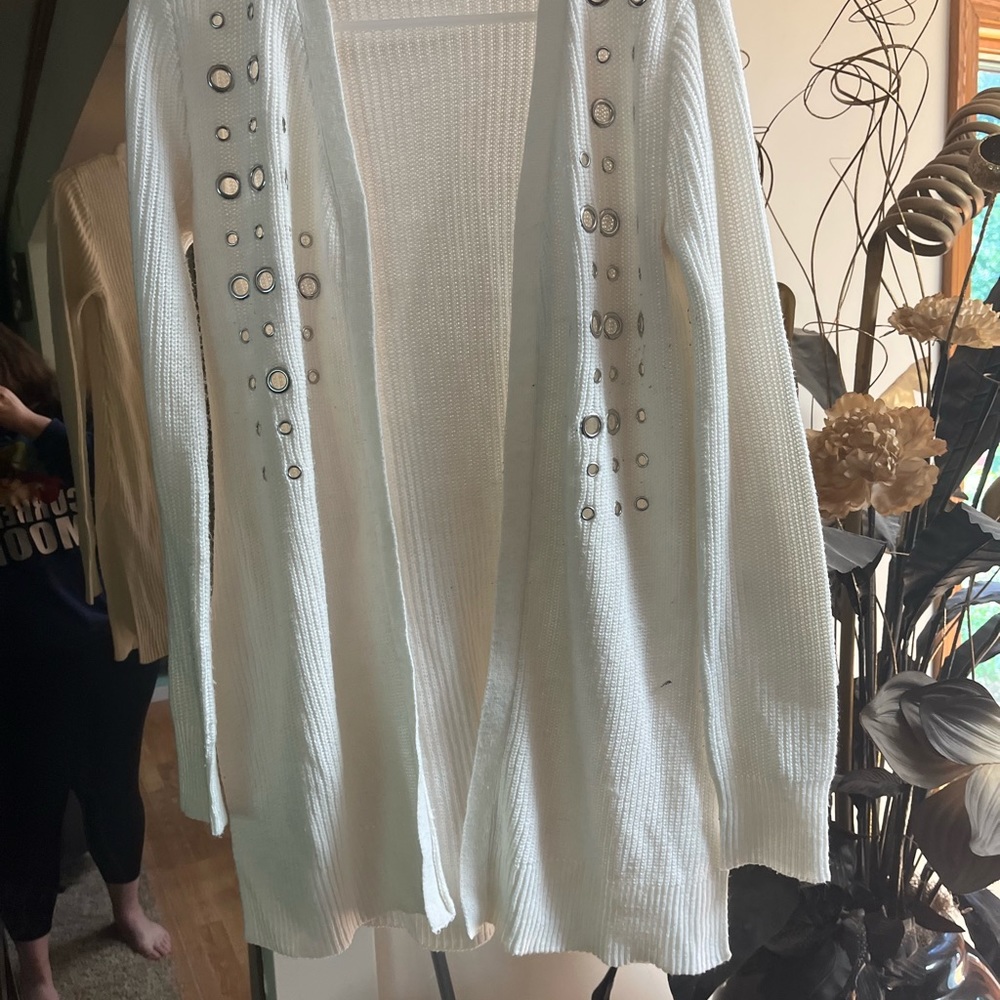 SMALL OFF WHITE NEW YORK ULTRA FLIRT WHITE CARDIGAN OBO NO FLAWS